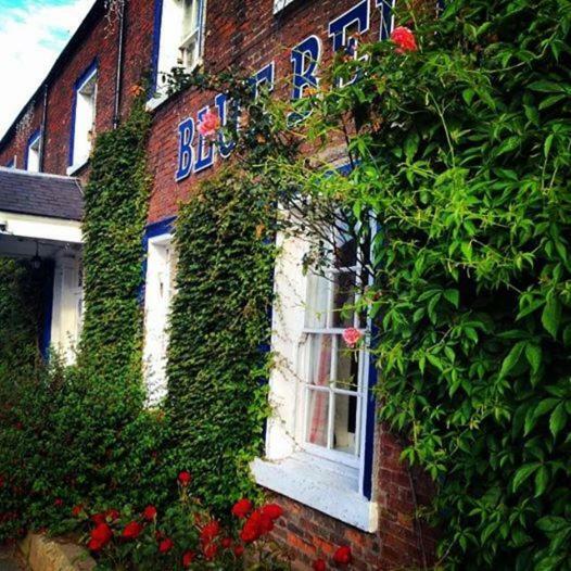 Blue Bell Hotel Belford Exterior foto